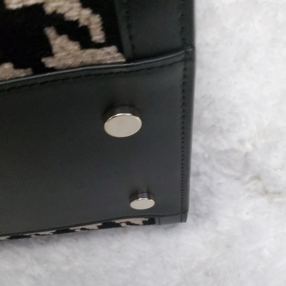 TWEED FOR FALL!  Kate Spade Houndstooth Tote - Picture 7 of 10